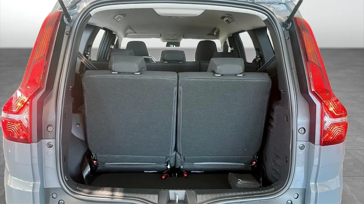 Vehicle image 36