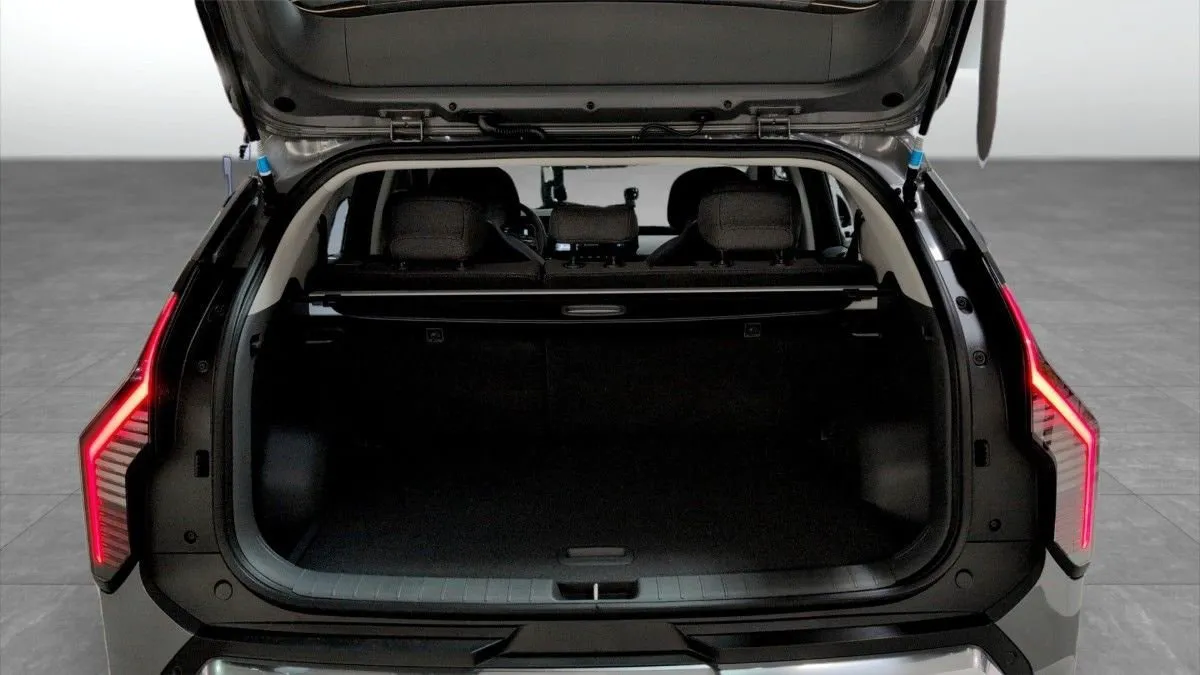 Vehicle image 18
