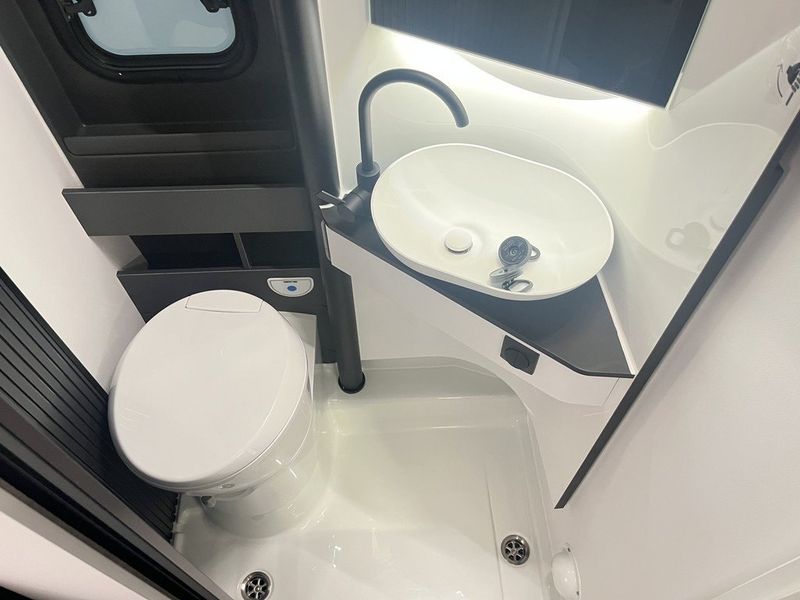 Adria Twin bild 18