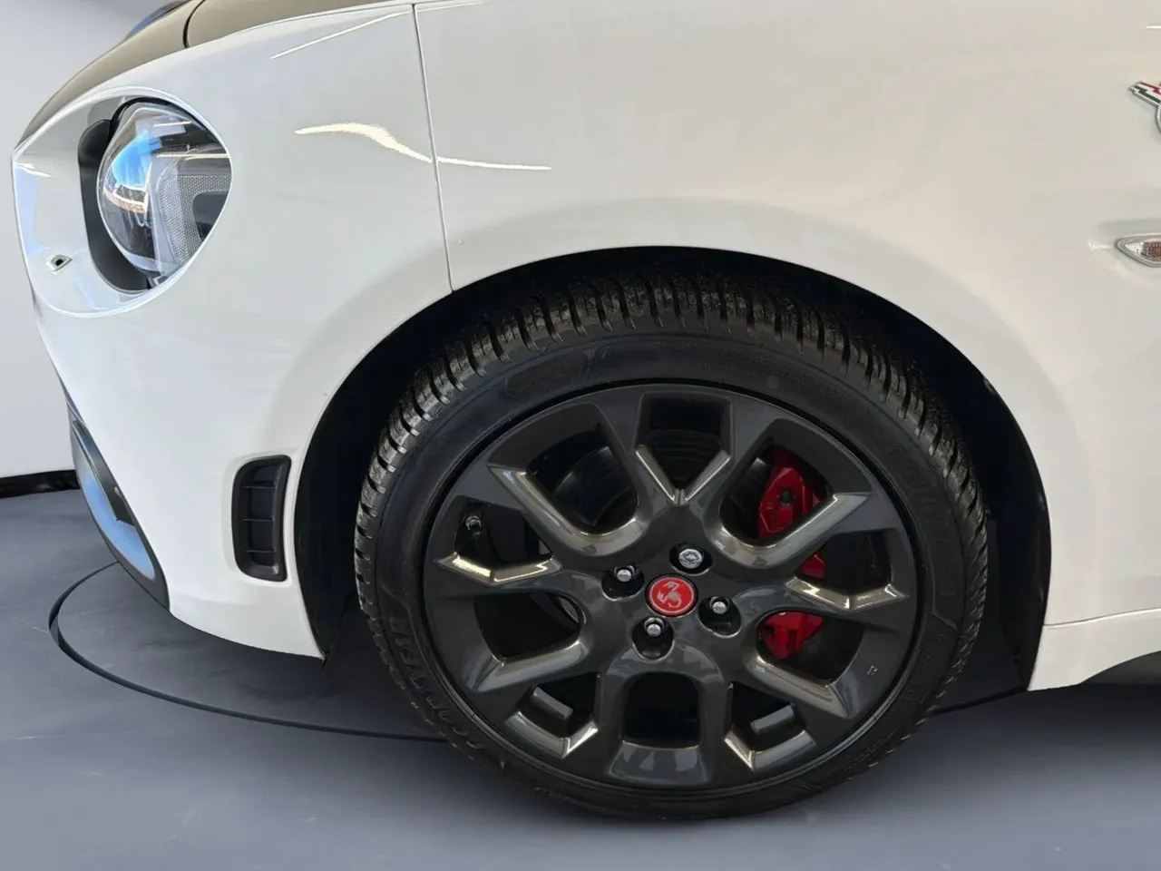 Vehicle image 23