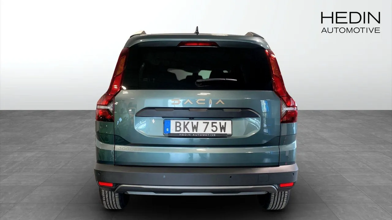 Vehicle image 18