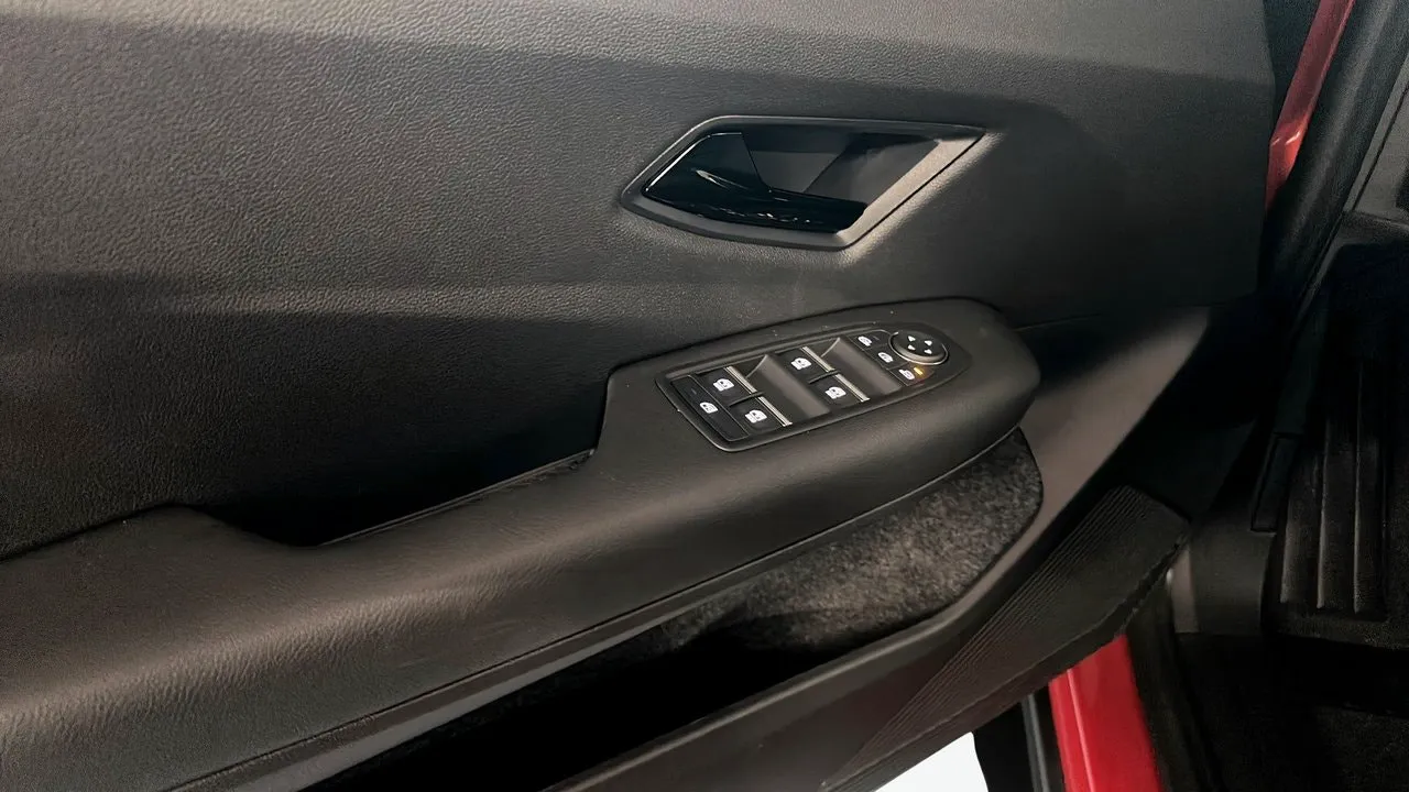 Vehicle image 28
