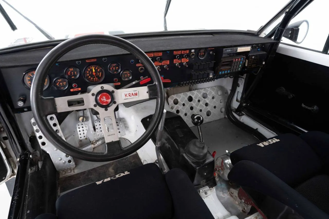 Vehicle image 24