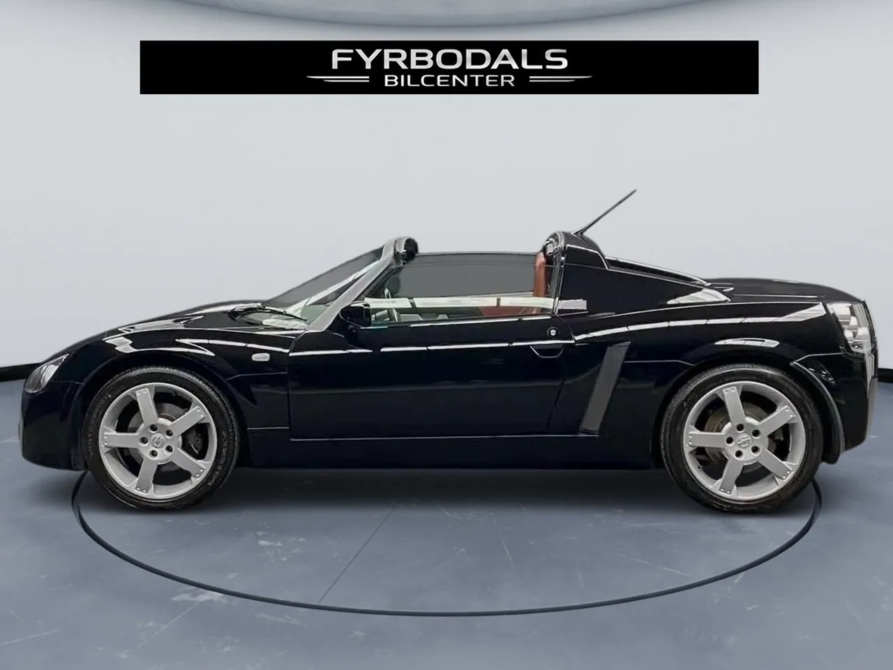 Vehicle image 12