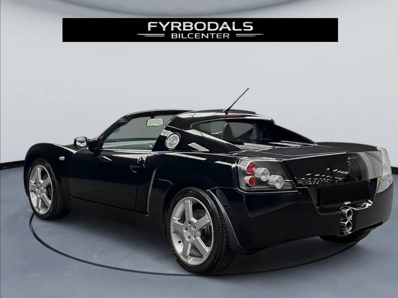 Vehicle image 13