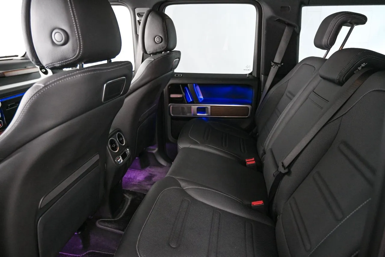 Vehicle image 18