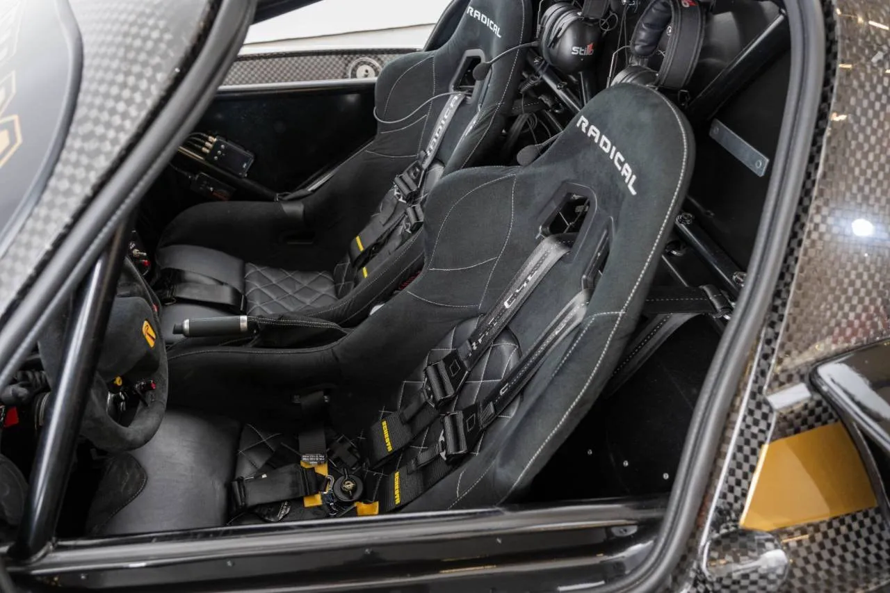 Vehicle image 20