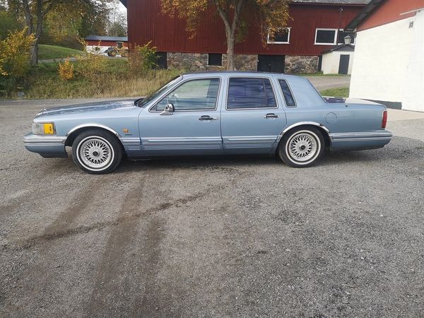 Lincoln Town Car 4.6 V8 2V SOHC Automatisk, 193hk - 1991