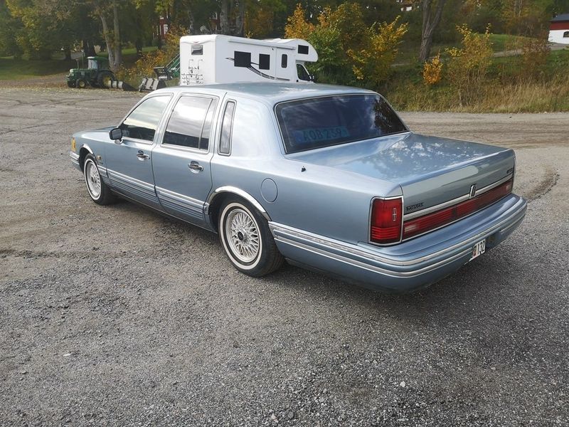 Lincoln Town Car bild 3