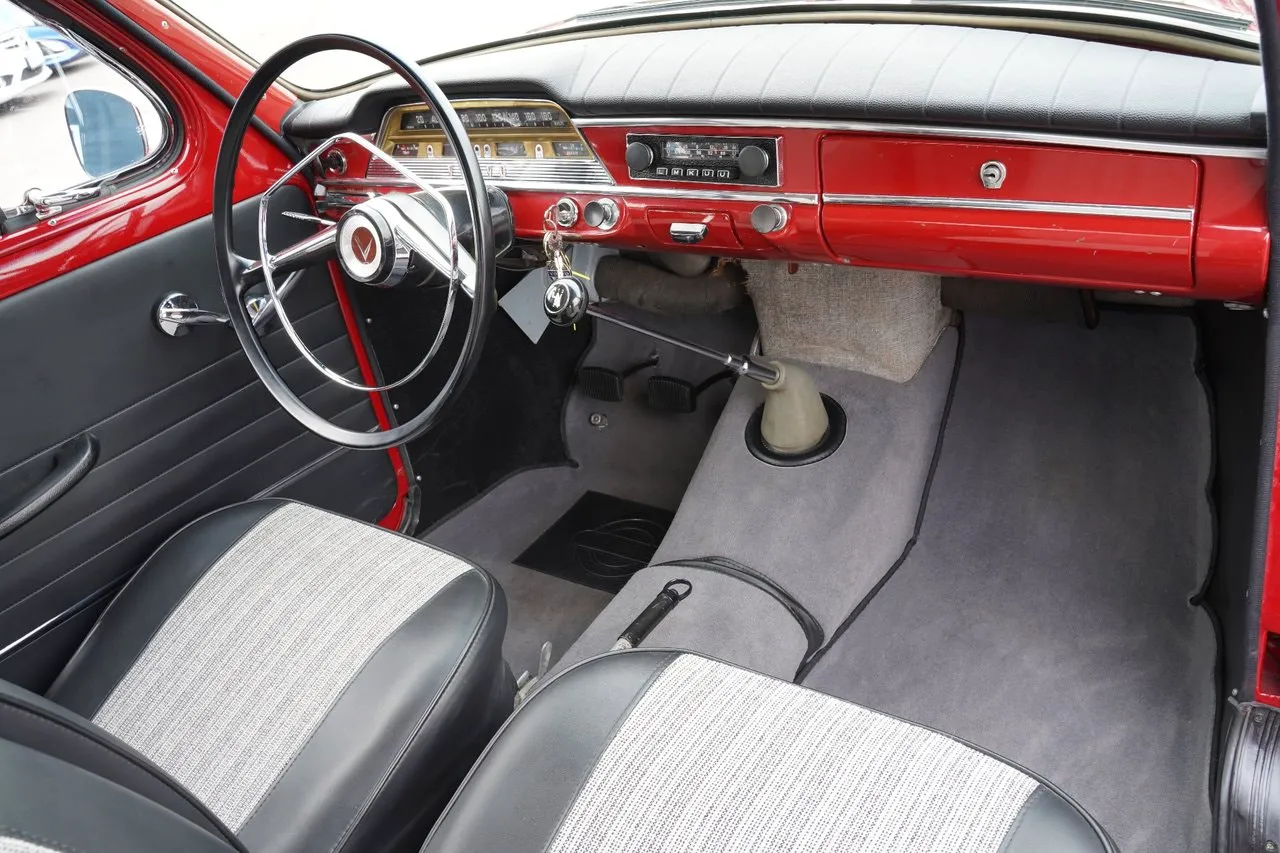 Vehicle image 19