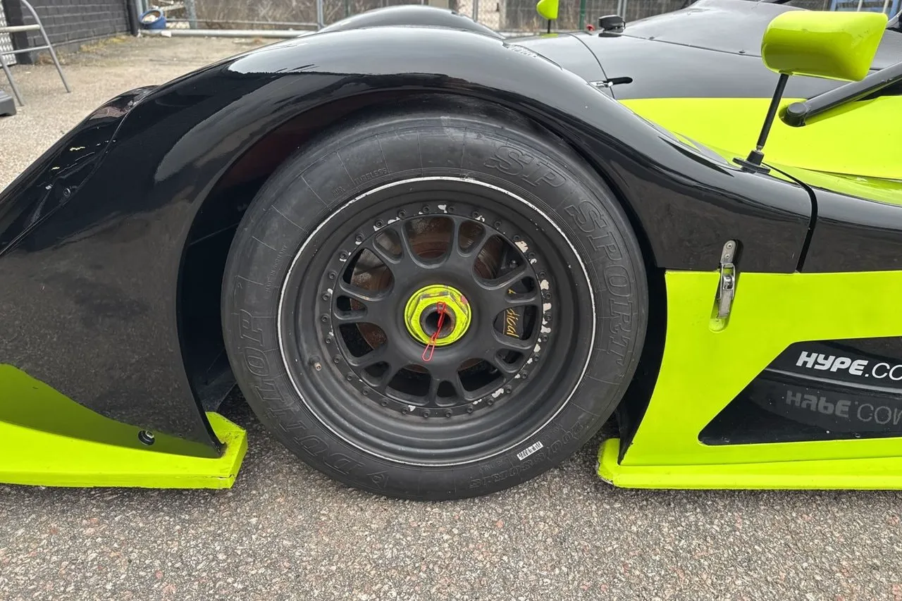 Vehicle image 30