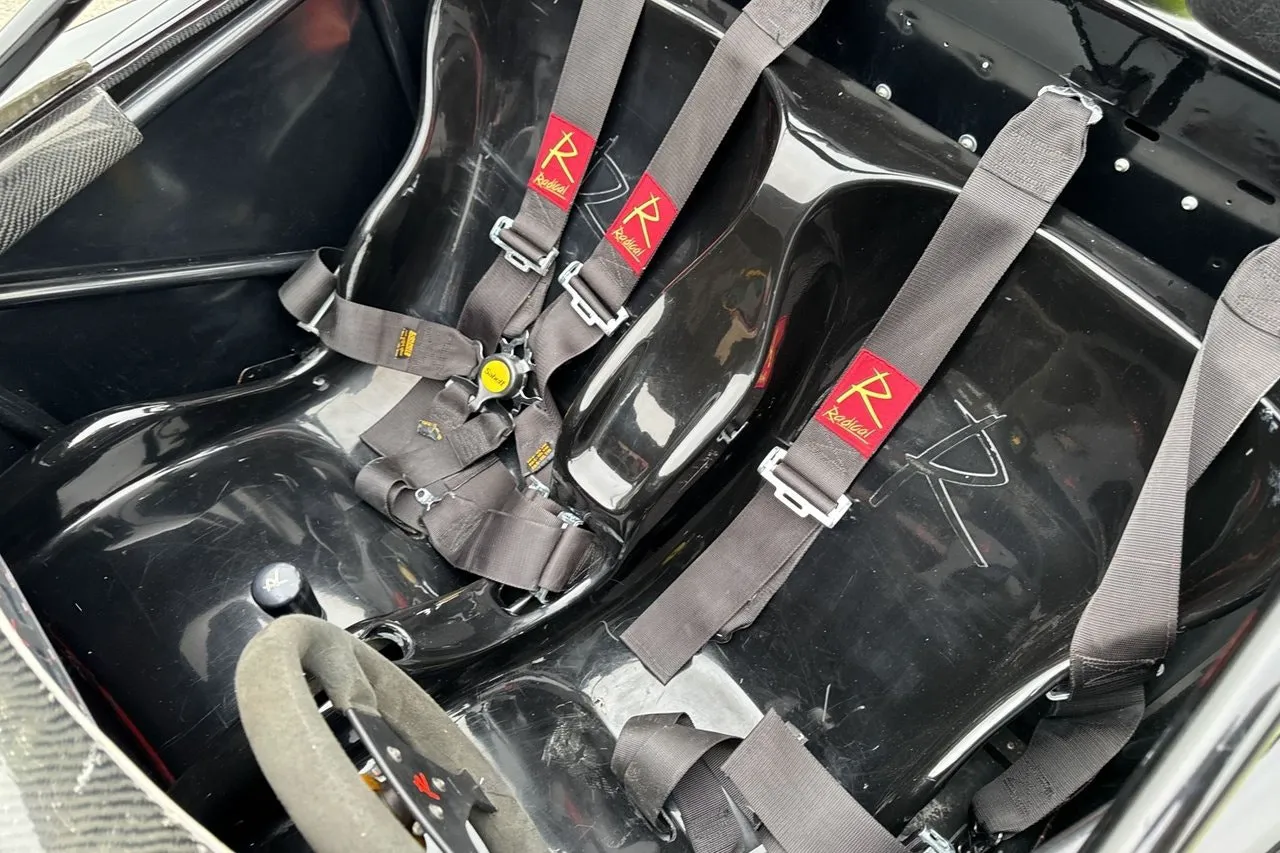 Vehicle image 14