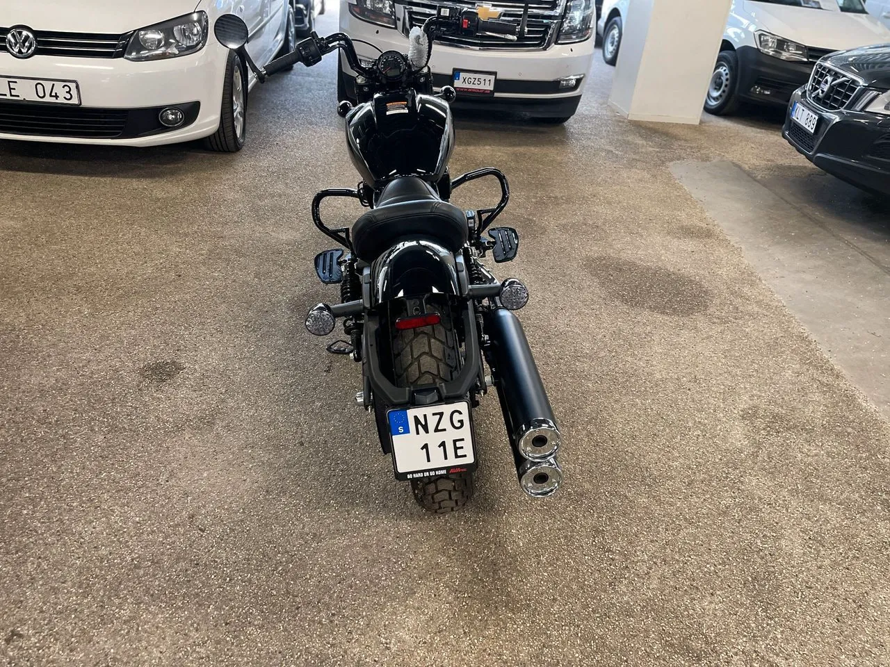 Vehicle image 4
