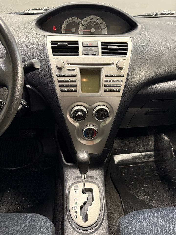 Toyota Yaris bild 16