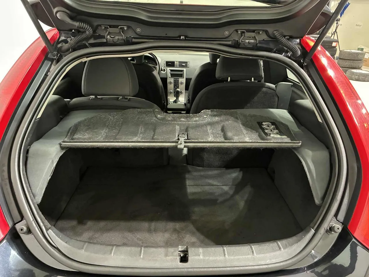 Vehicle image 7