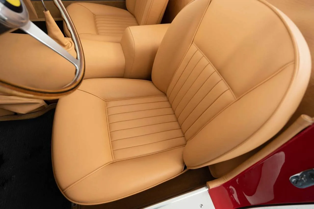 Vehicle image 21