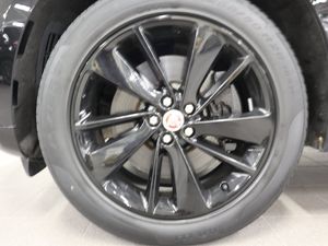 Jaguar F-Pace bild 13