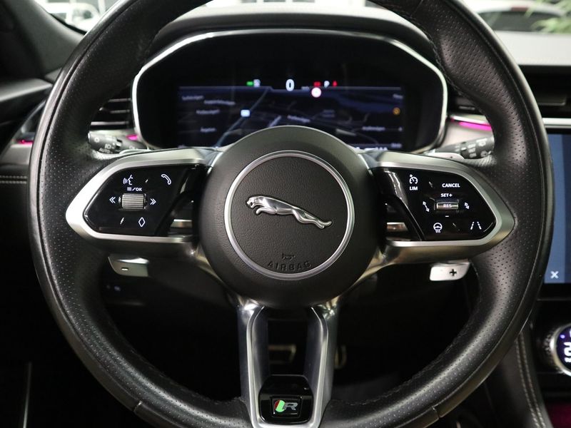 Jaguar F-Pace bild 7