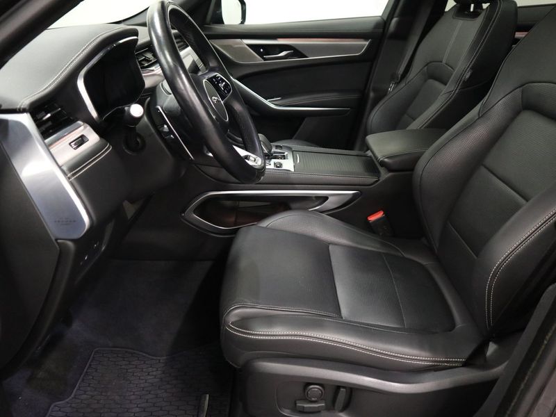 Jaguar F-Pace bild 6