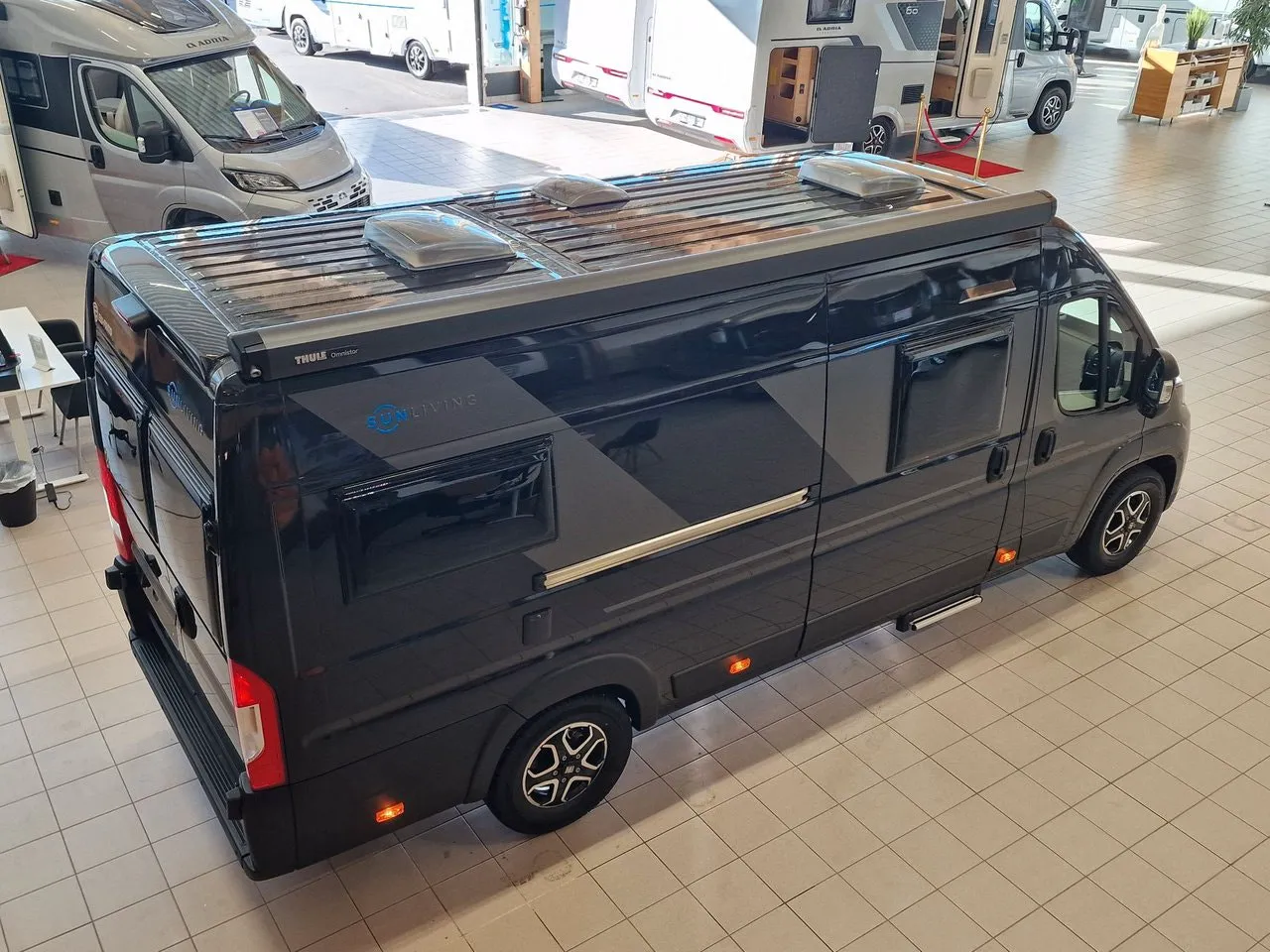 Vehicle image 4