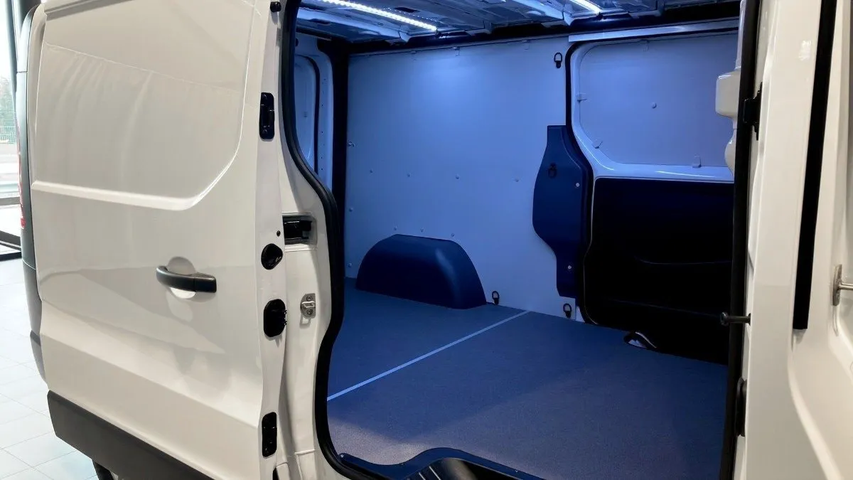 Vehicle image 14