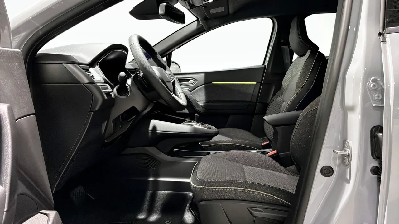 Vehicle image 18