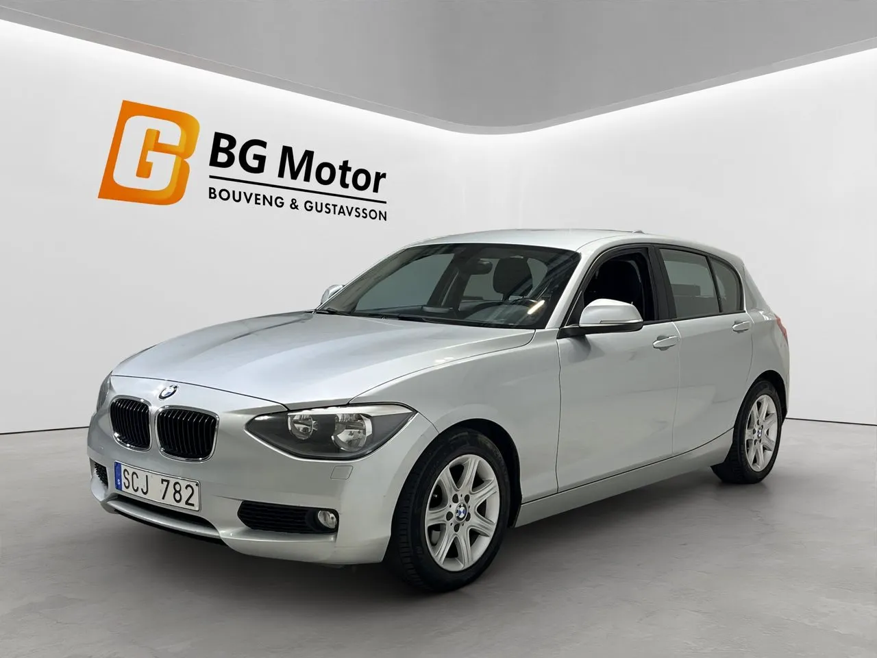 Vehicle image 7
