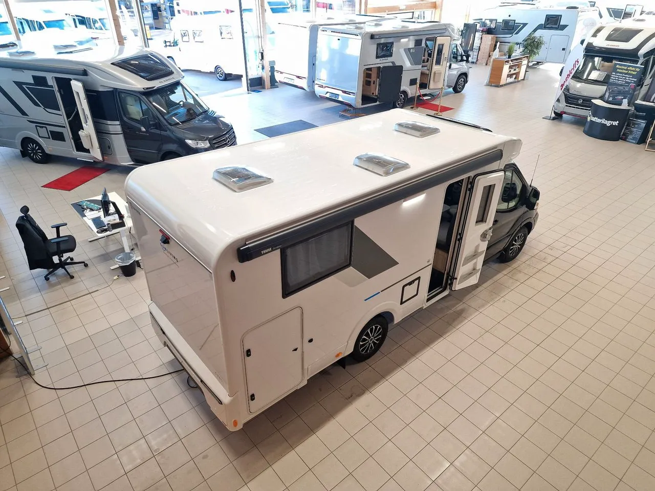 Vehicle image 3