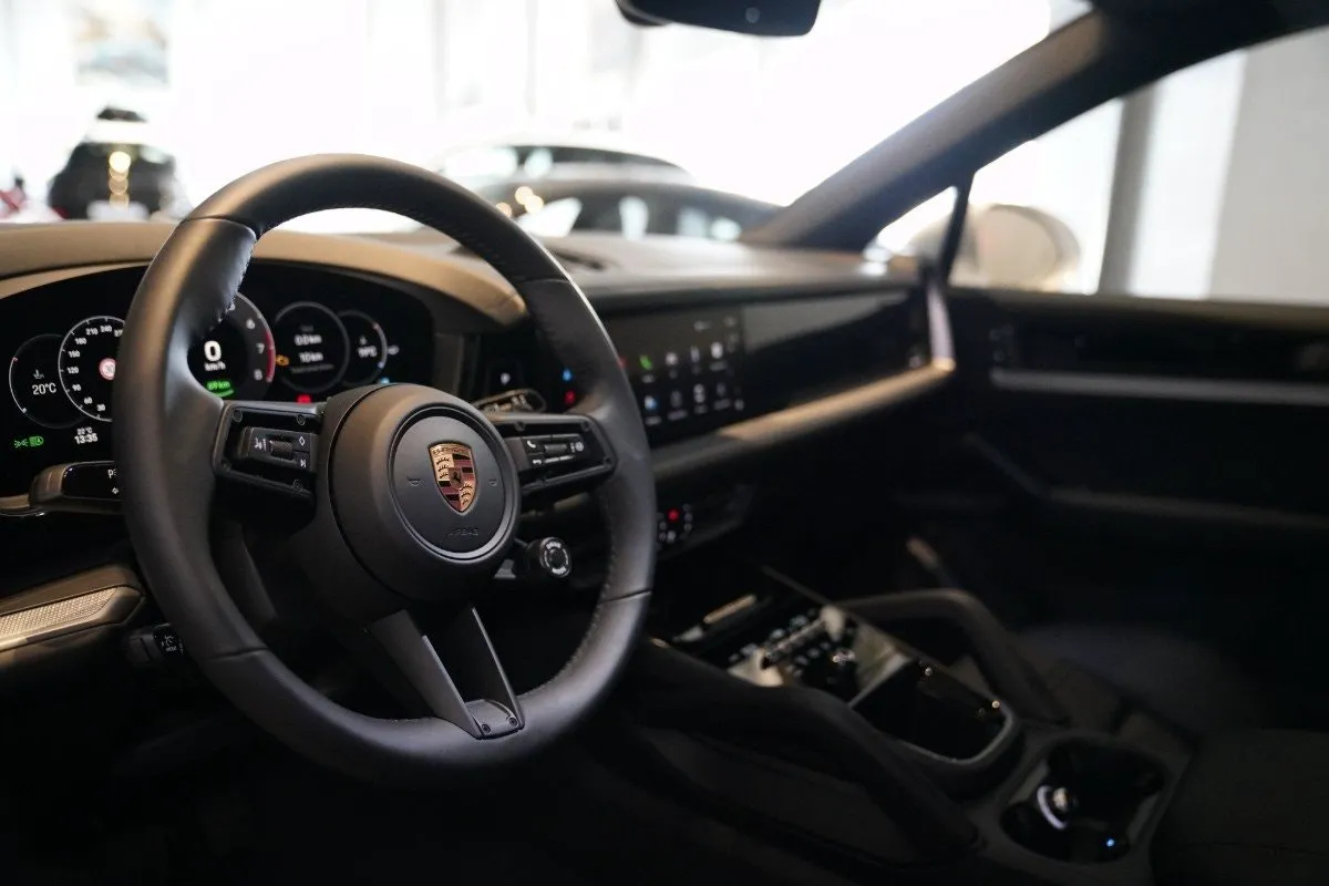 Vehicle image 25