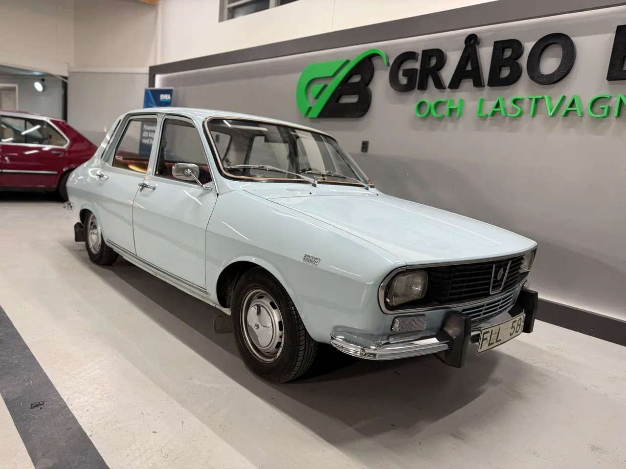 Vehicle image 6