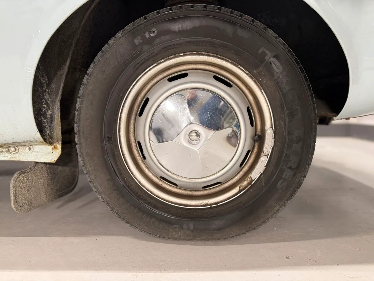 Vehicle image 19