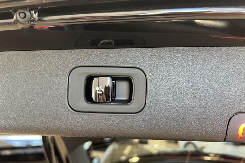 Mercedes E300 bild 15