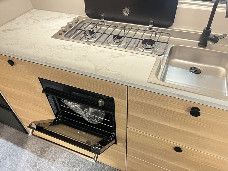 Adria Adora bild 25
