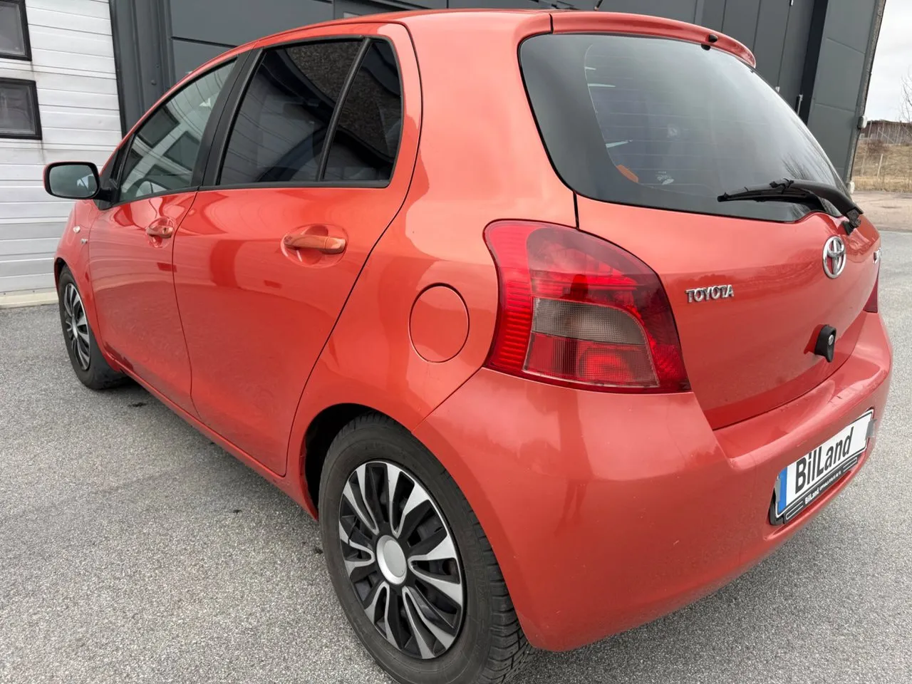 Vehicle image 5