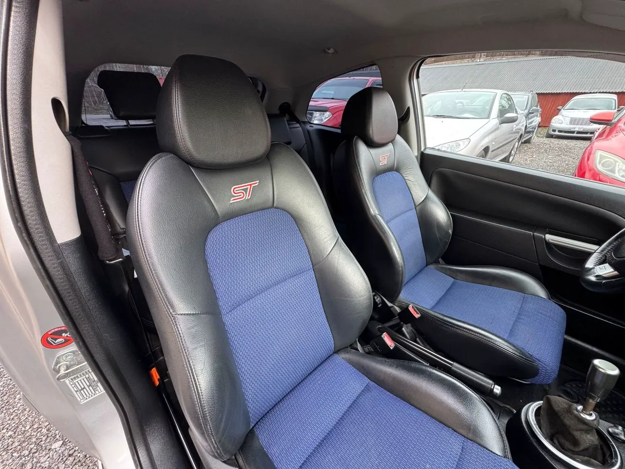 Vehicle image 15