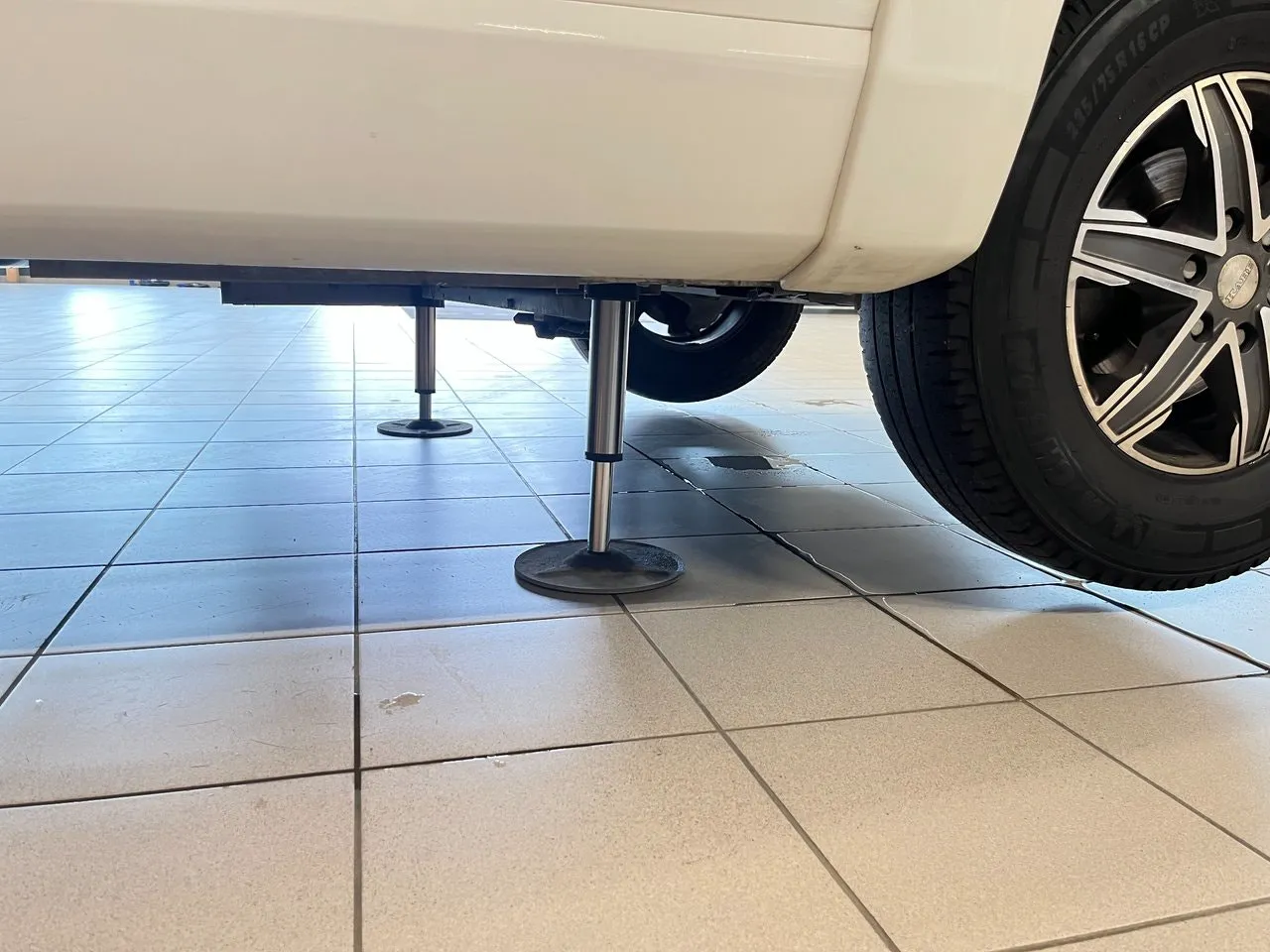 Vehicle image 35