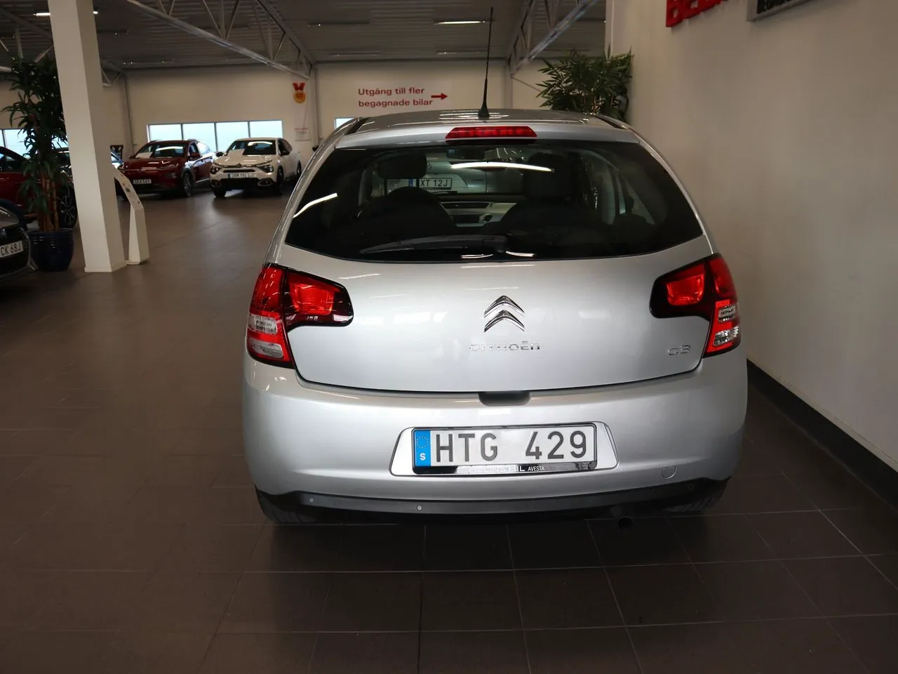 Vehicle image 3