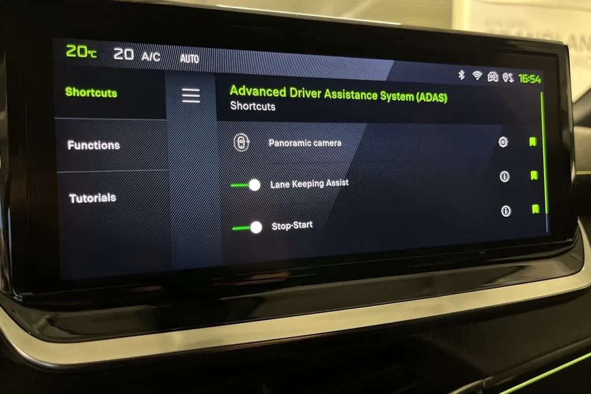 Vehicle image 11