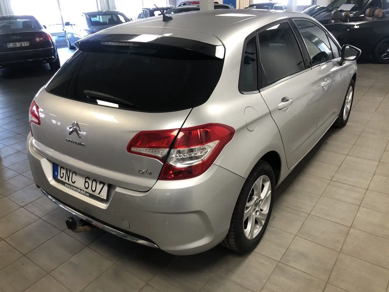 Vehicle image 3