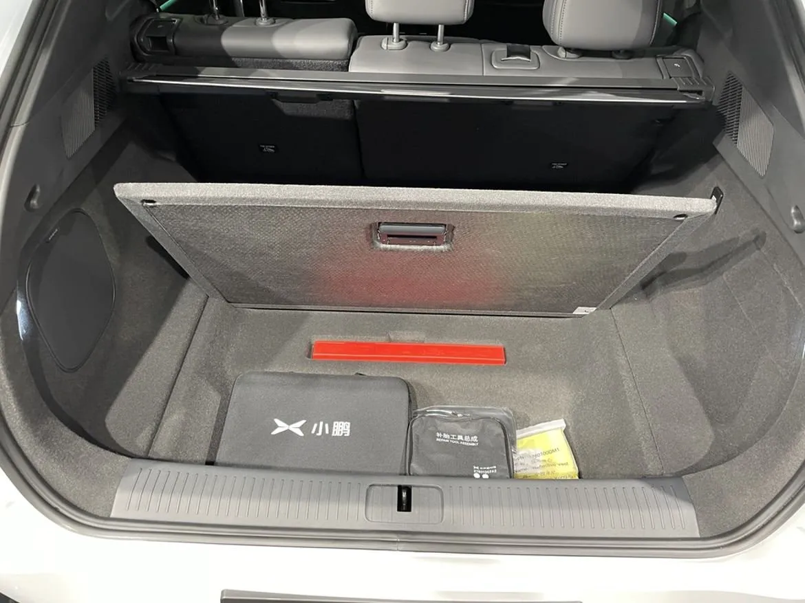 Vehicle image 16