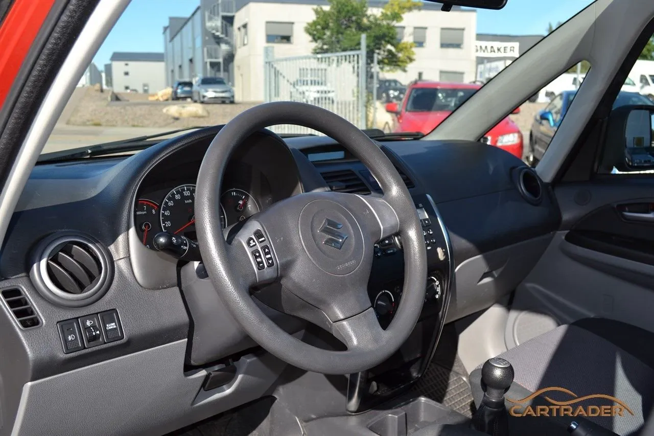 Vehicle image 7