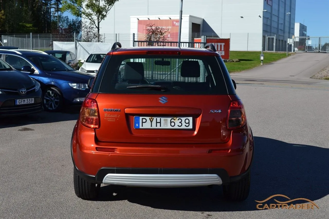 Vehicle image 5