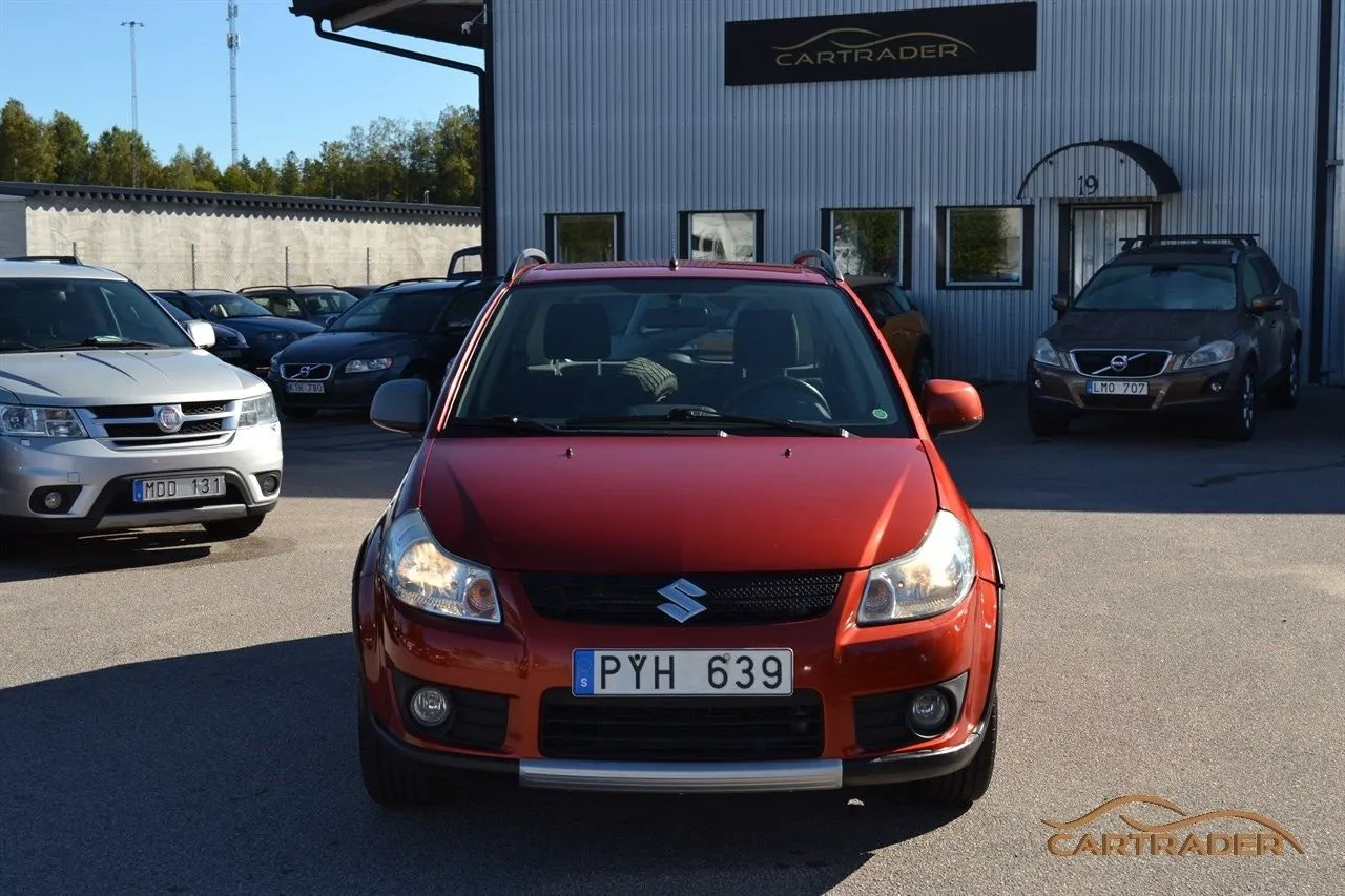 Vehicle image 4