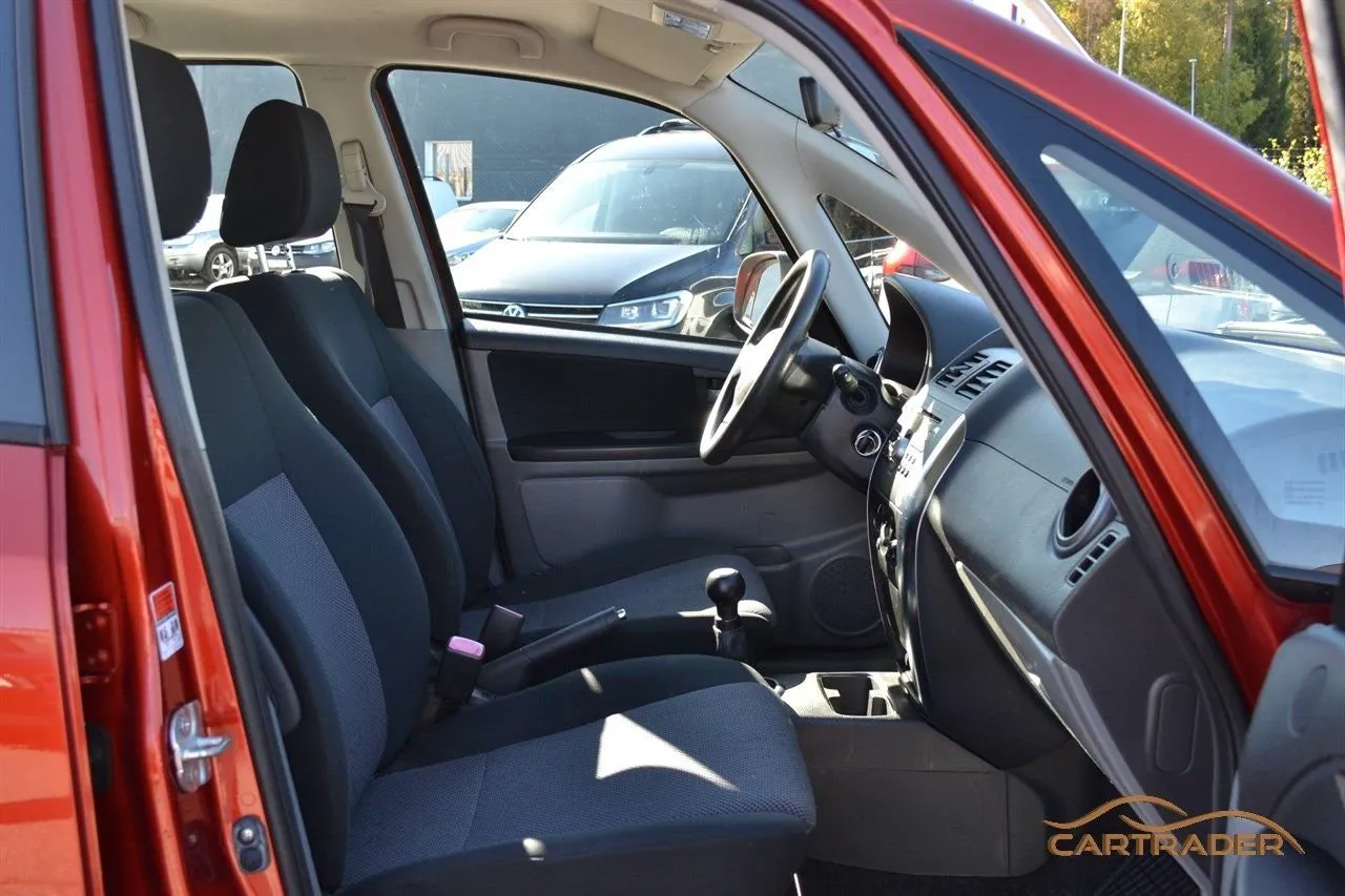 Vehicle image 8
