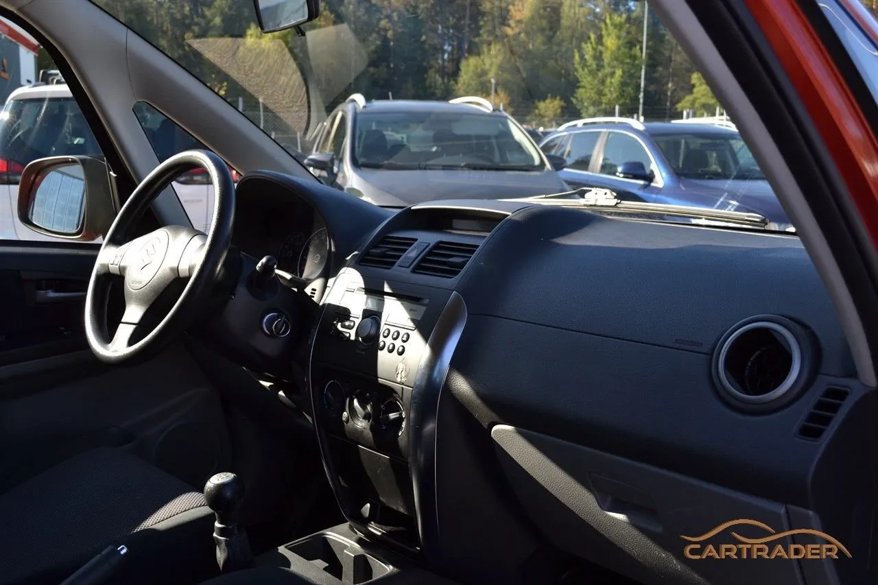 Vehicle image 9