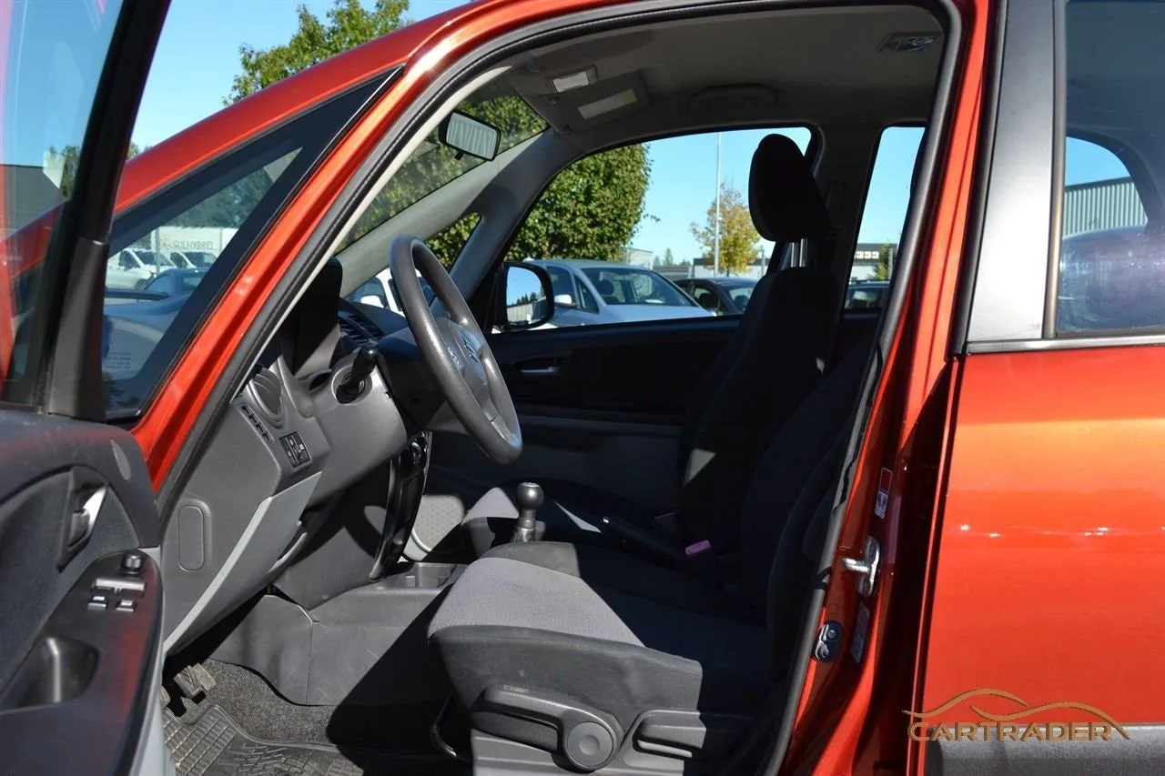 Vehicle image 6