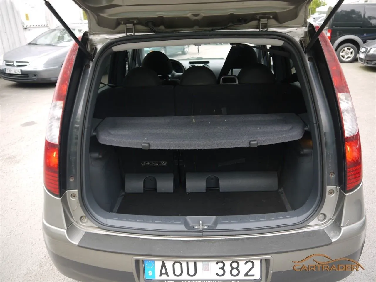 Vehicle image 11