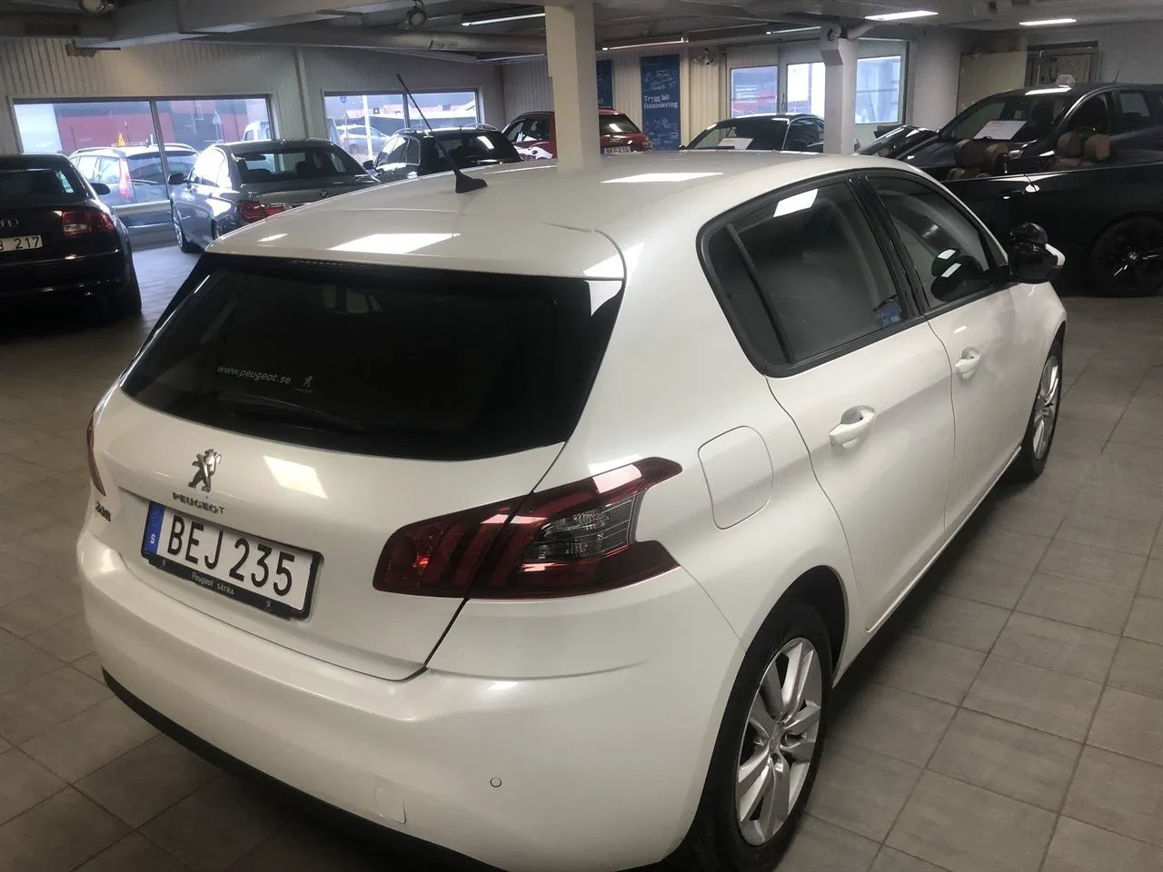 Vehicle image 3