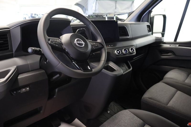 Nissan Interstar bild 8