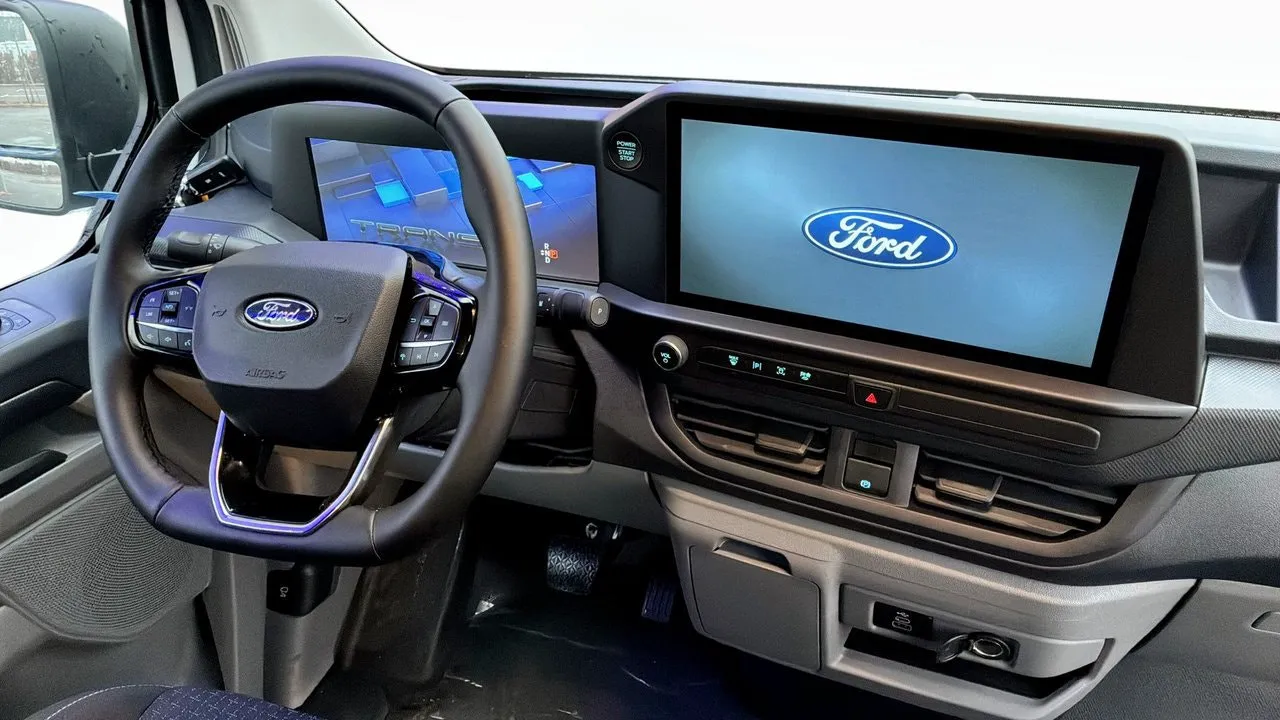 Vehicle image 3